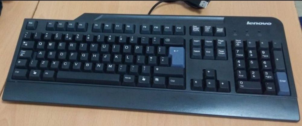 Vând Tastatura Lenovo cu fir și mufa USB