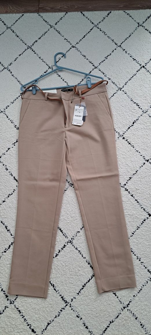 Pantaloni noi Stradivarius, damă, 40