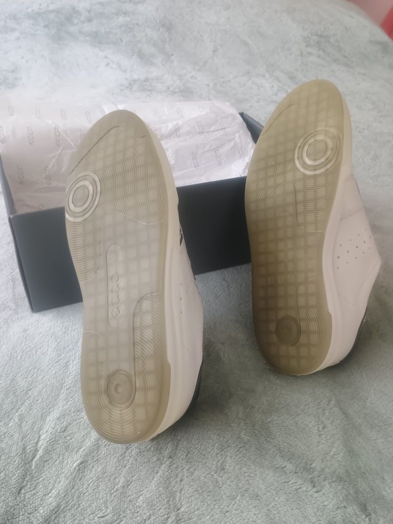 Addidas piele noi- brand Ecco.