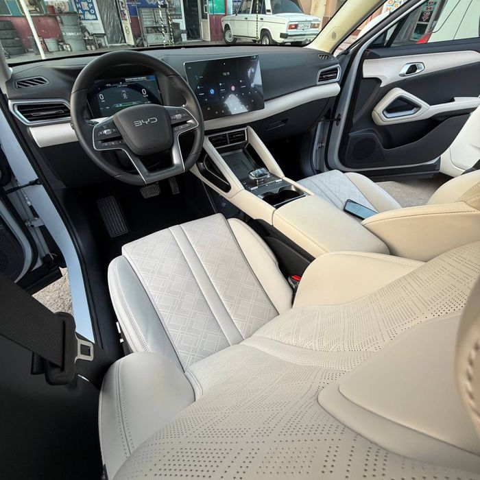 Byd yuan up tayor moshina olasla haydisla