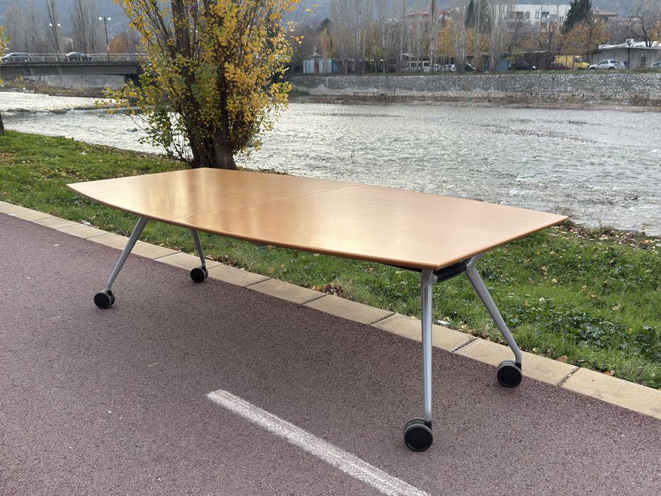 Страхотна конферентна маса за срещи сгъваема подвижна на колелца;