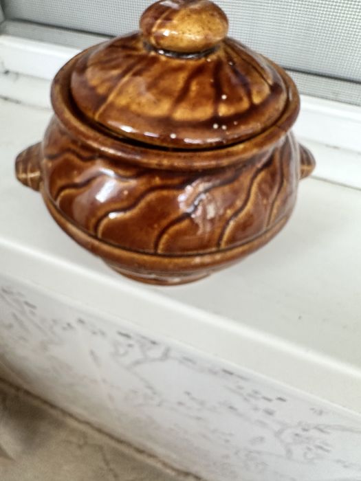 Продаю керамические горшочки 6 шт новые для запекания в духовке