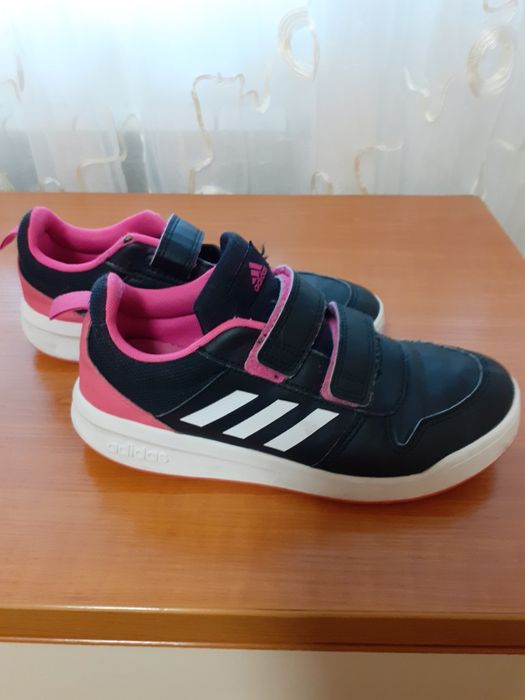 Маратонки два чифта