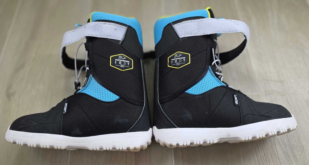 Echipament Snowboard (Boots, Placa, Casca)