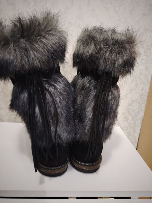 Теплые новые Унты