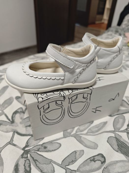 Обувки момиче официални 23 кк