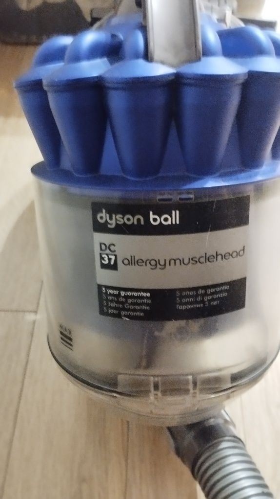 Dyson dc37 пылесос