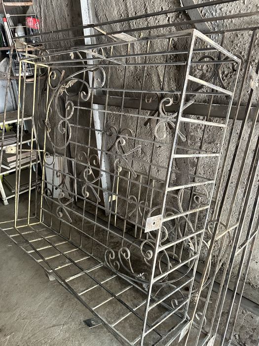 Решетки кованные аквариумные с козырьками