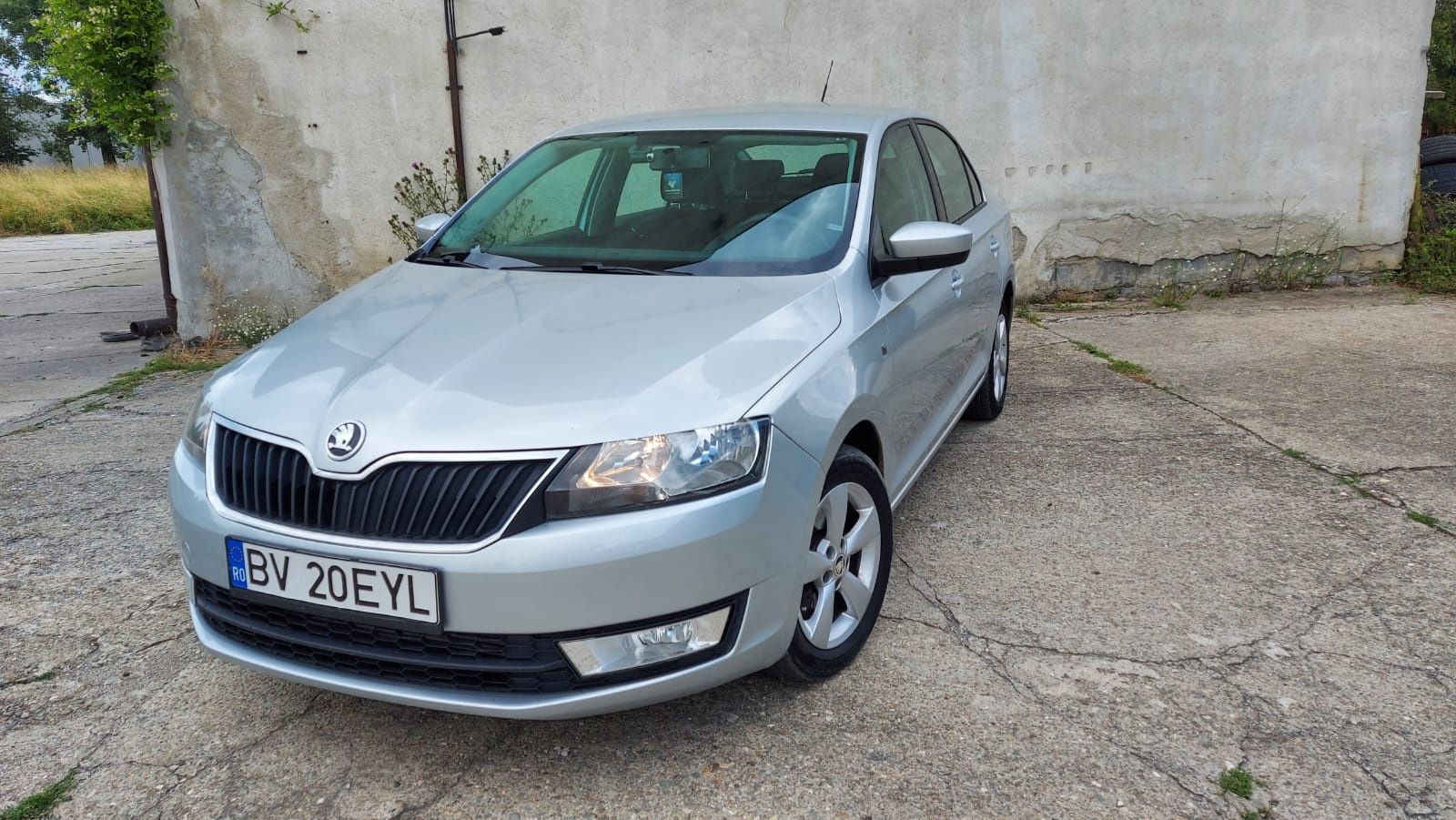 Skoda rapid 1.6tdi euro 5 - 150.000 km  reali .stare perfecta