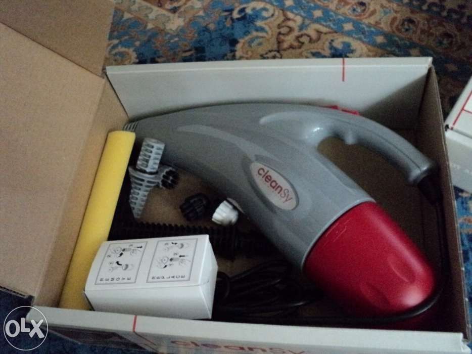 Aspirator portabil cu abur echipat cu accesorii Cleansy Zepter