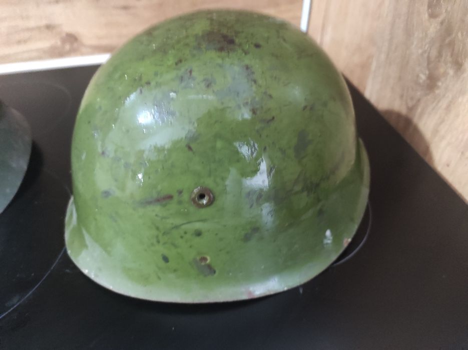 Военни каски от  Соца