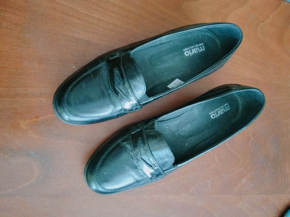 Pantofi de dama , noi,  din piele ,  cu toc mic , mărimea 38