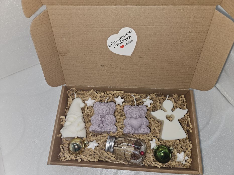 Коледна кутия от соеви свещи със страхотен аромат