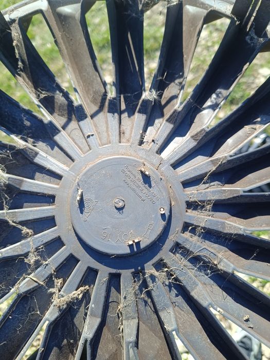 Capace roti pe 16 dimensiune