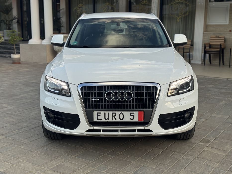 Audi Q5 2.0 TDI  QUATTRO/ euro5 / bixenon / Navi