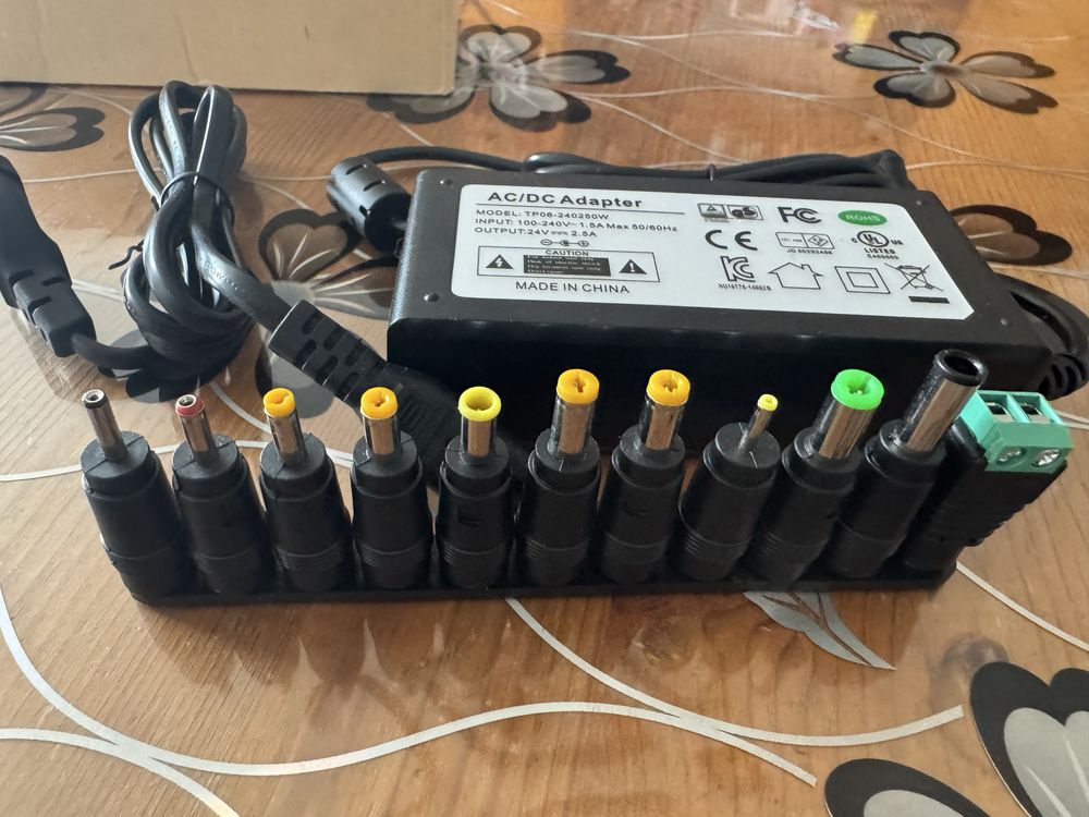 Зарядно 24V със накрайници