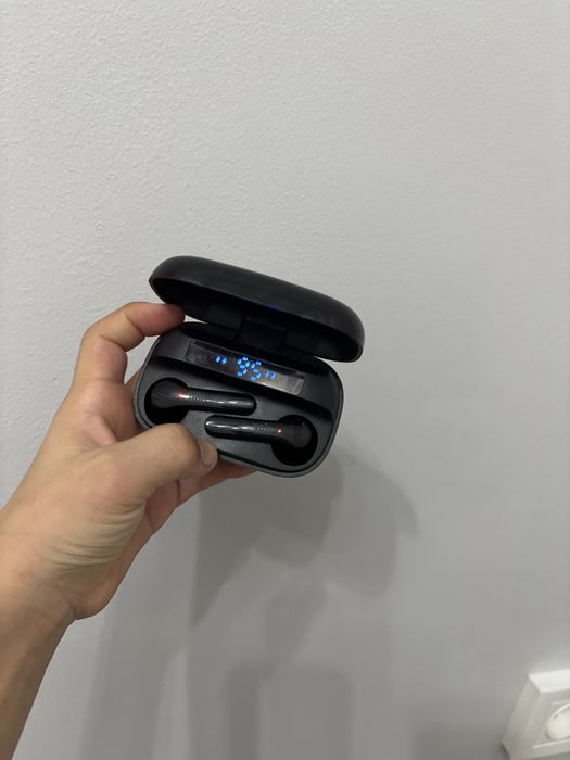 Продам 2 наушкика