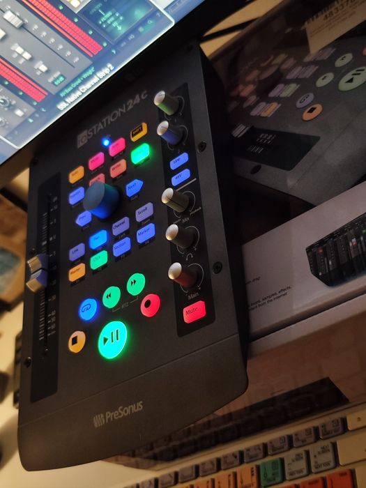 Presonus io Station 24c interfață și controller motorizat