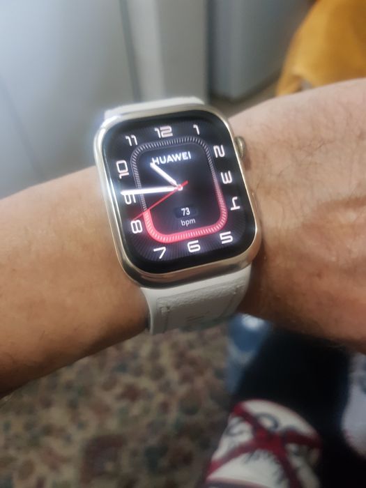 Huawei d2 смартчасовник