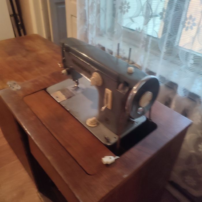 Продам машинка чайка в хорошем состоянии ножная