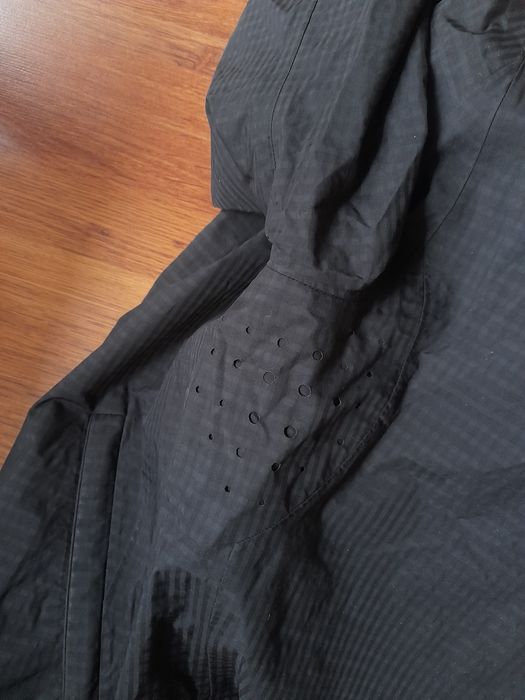 BOSS мъжко яке S размер.