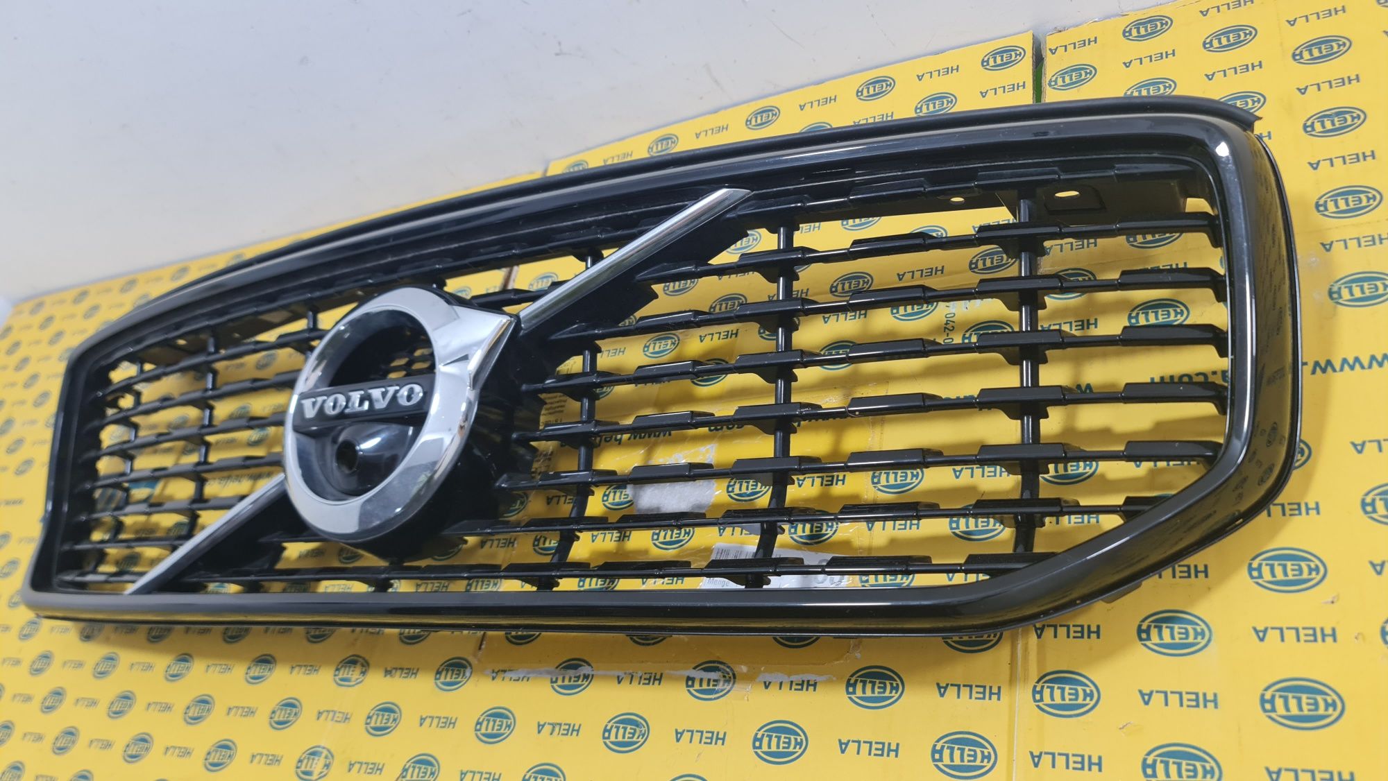 Grila masca radiator camera bara fata Volvo XC40 2018+ R design neagra