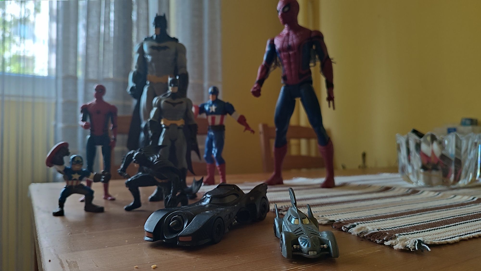 Figurine Batman, spider man , robin, batmobil, DC comics