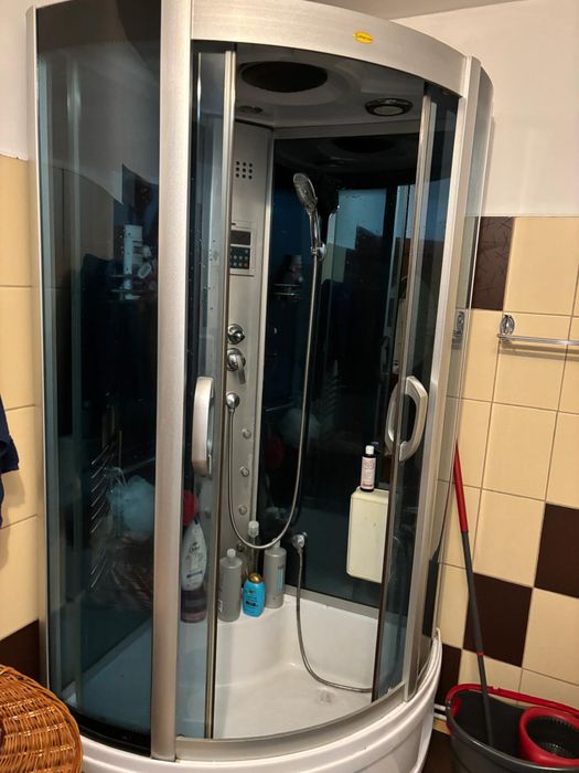 Vând cabina de dus
