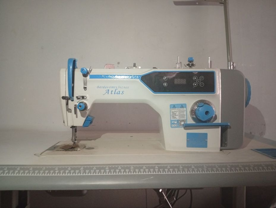 Швейная машина прямострочка,оверлок