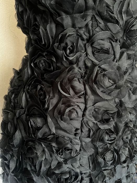 Рокля с  3д цветя