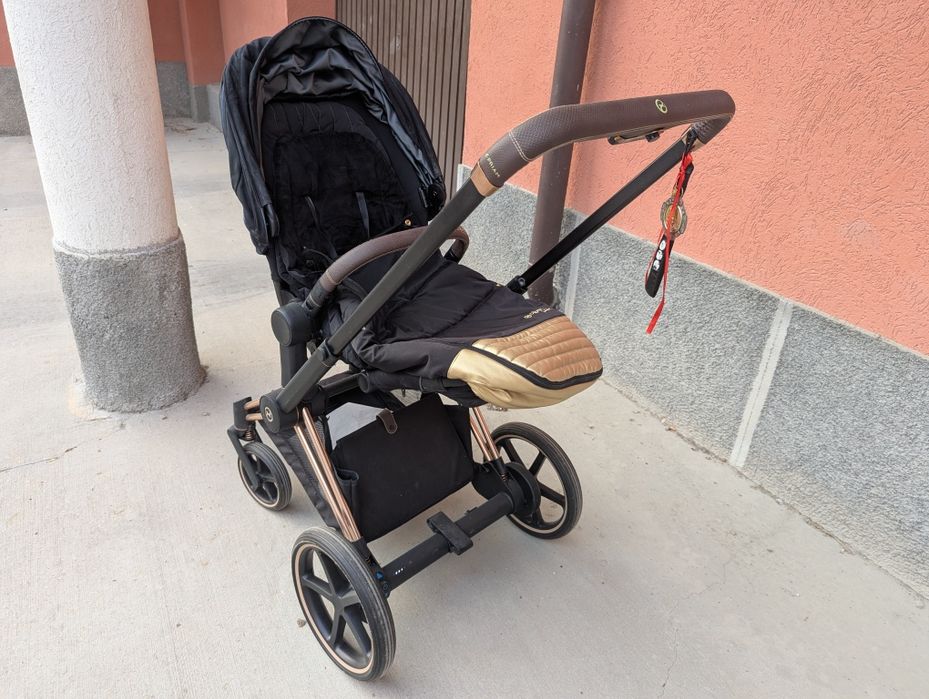 Cybex E-priam Rose Gold + Седалка и Зимно Чувалче Jeremу Scott