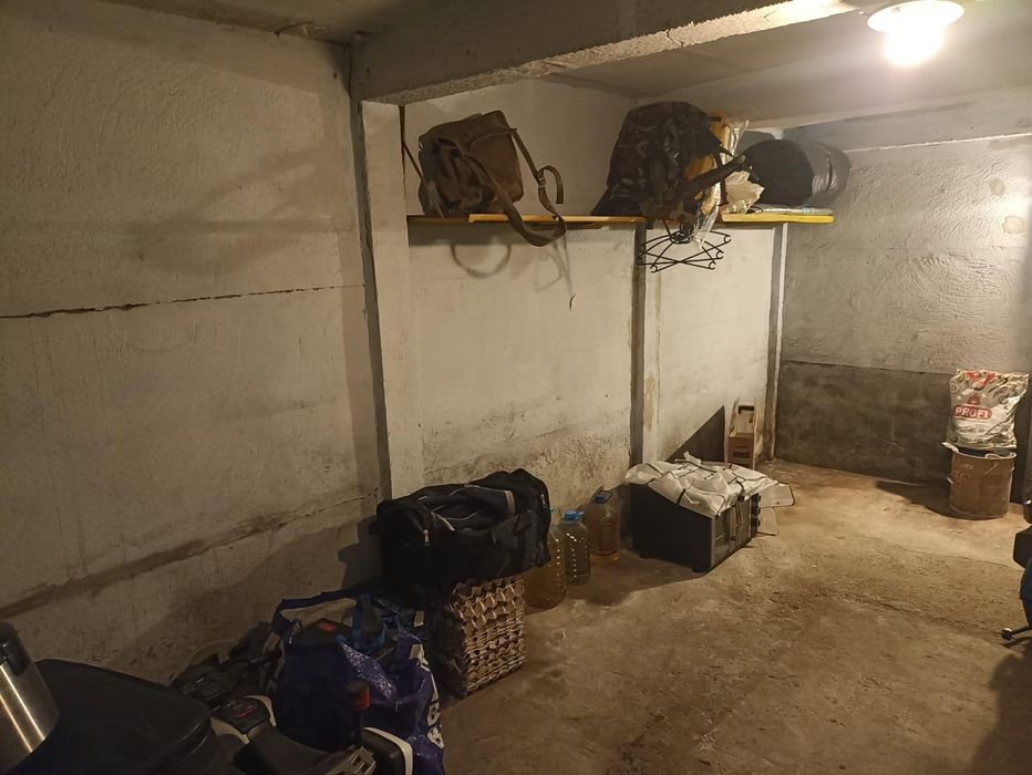 Vand Garaj pentru masina sau alte utilitati