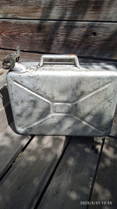 Продам канистру.