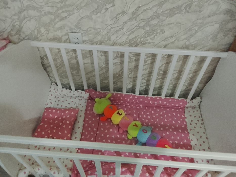 Продам детскую кроватку