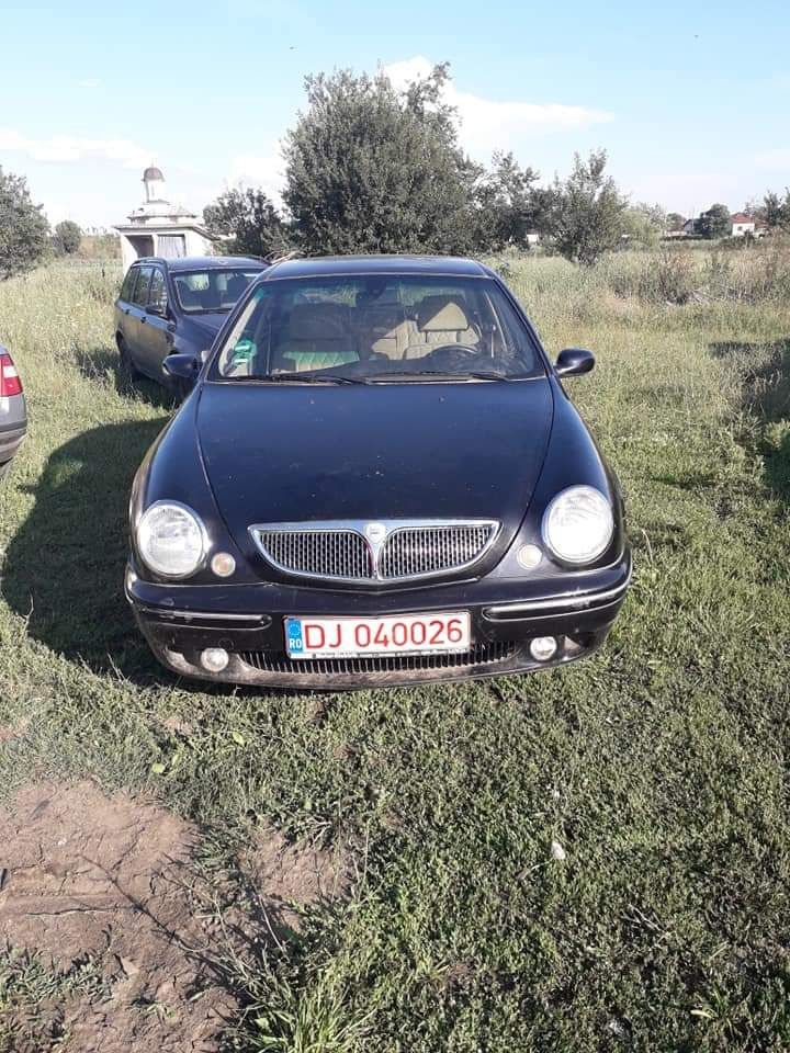 Dezmembrez Lancia Lybra 1.6 16V din 2003