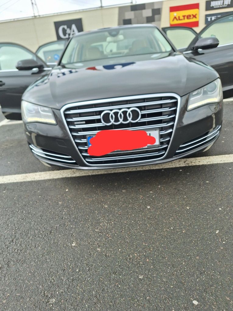 Se vinde audia a 8