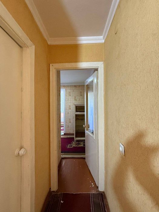 Gagarin kinap zavod oldida kvartira sotiladi