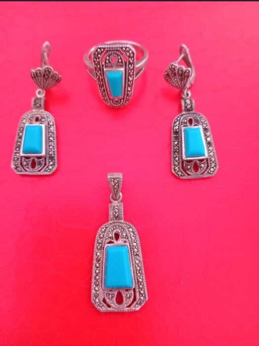 Набор кулон, серёжки, кольцо.