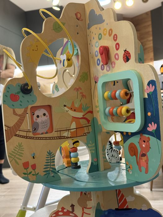 Чисто ново монтесори активно дърво