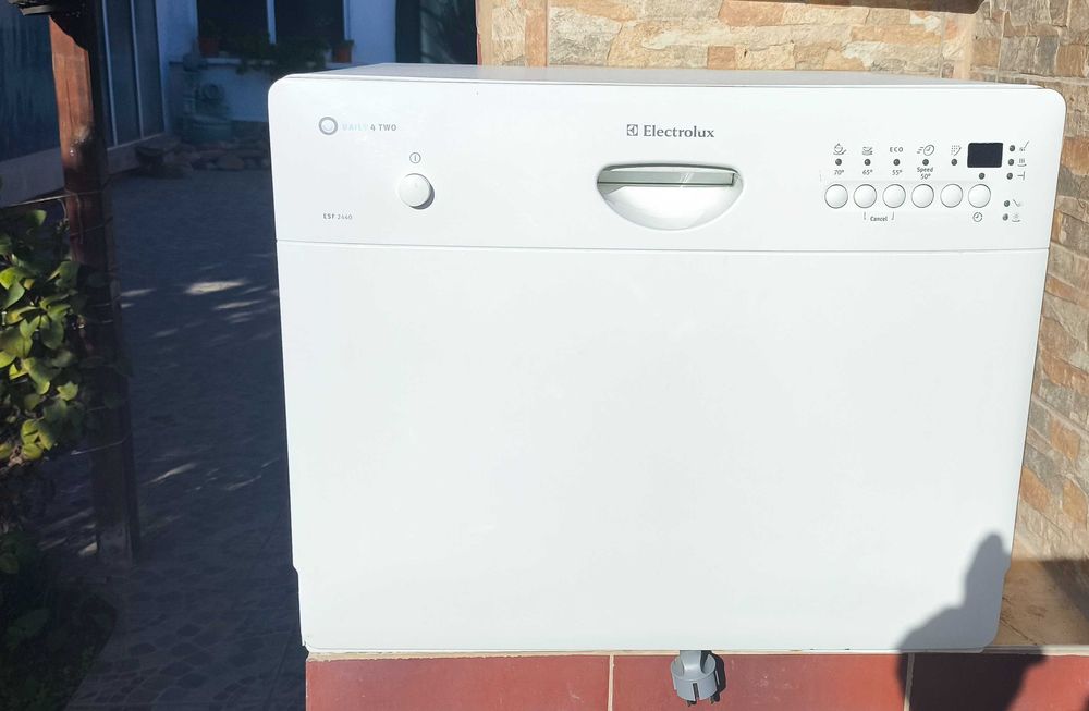 Съдомиялна машина (малка) Electrolux ESF 2440