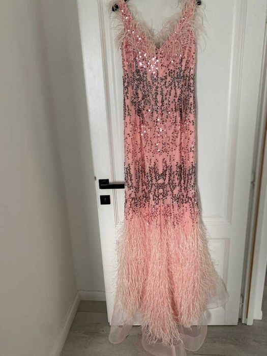 Rochie lunga de ocazie, model deosebit