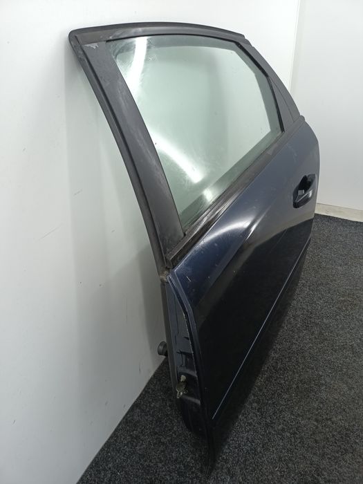 Dezmembrez Usa stanga spate de pe Opel VECTRA C 2002-2008