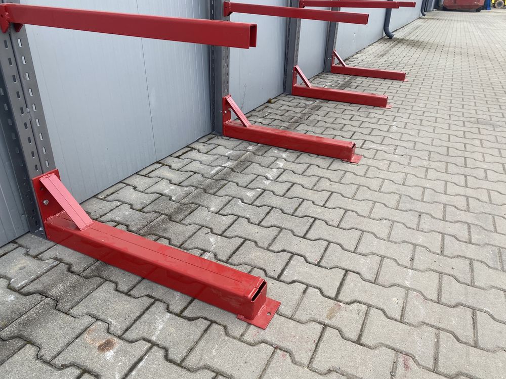 Rafturii metalice tip Cantilever