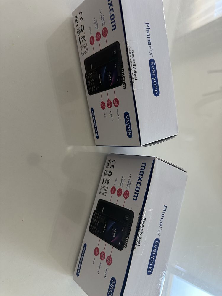Telefon Mobil Maxcom MM248 cu butoane
