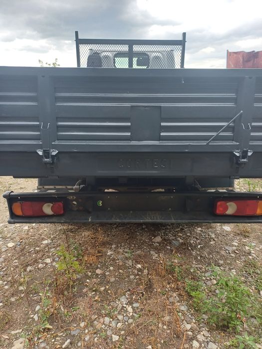 Vând Nissan Cabstar basculabil 3 parti.