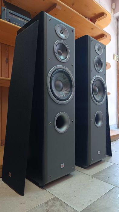 Трилентови Тонколони JBL E60