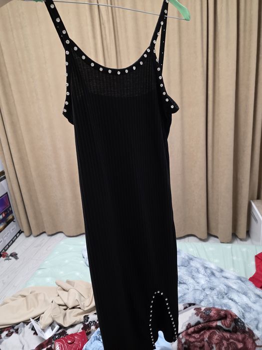 Rochiță neagră mulată