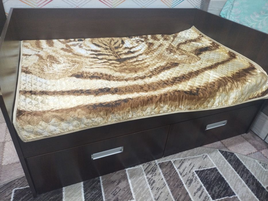 Продаю детскую кровать .