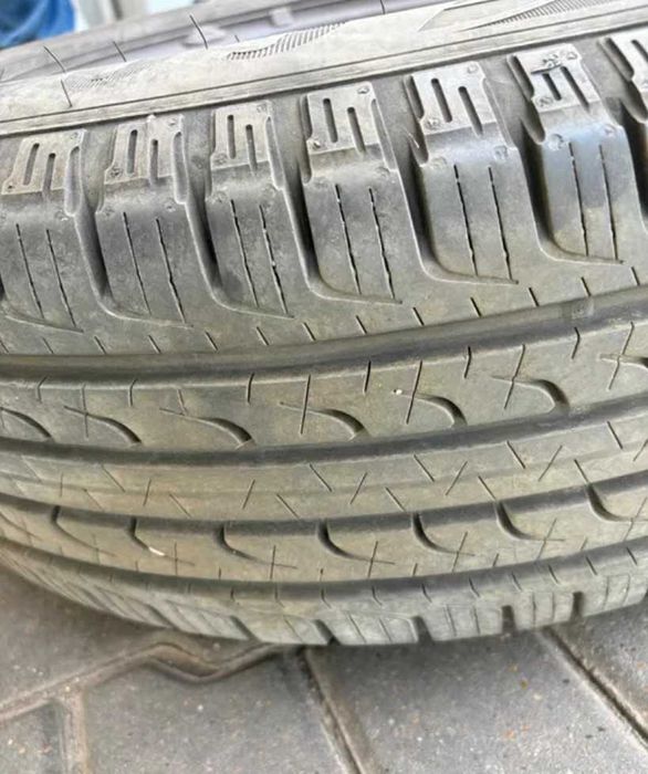 Anvelope All Season GoodYear EfficientGrip 215/70R16 Impecabile+ jante