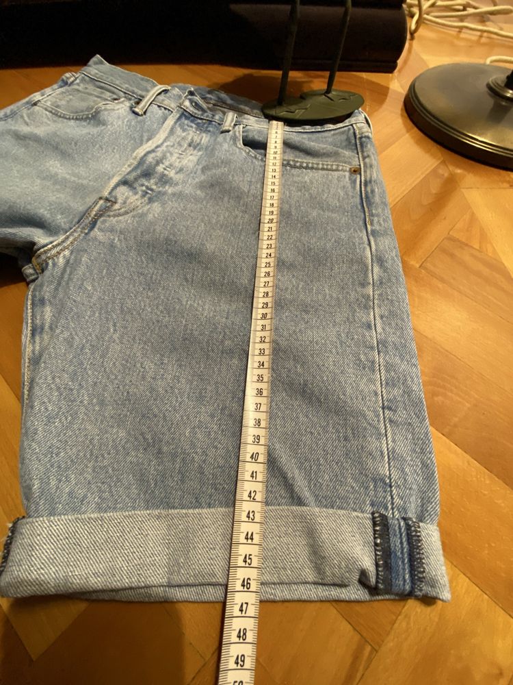 Pantaloni scurti Levis